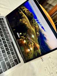 MacBook Pro 13” 2019 Touchbar 16gb RAM 256gb SSD