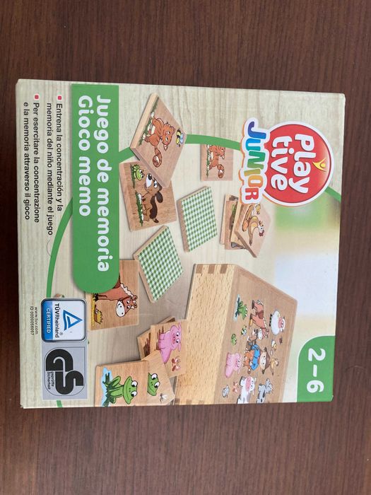 Jogos diversos em madeira para crianças