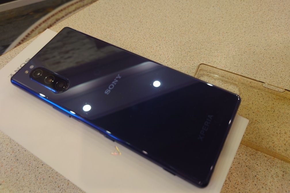 Продам Sony Xperia 5