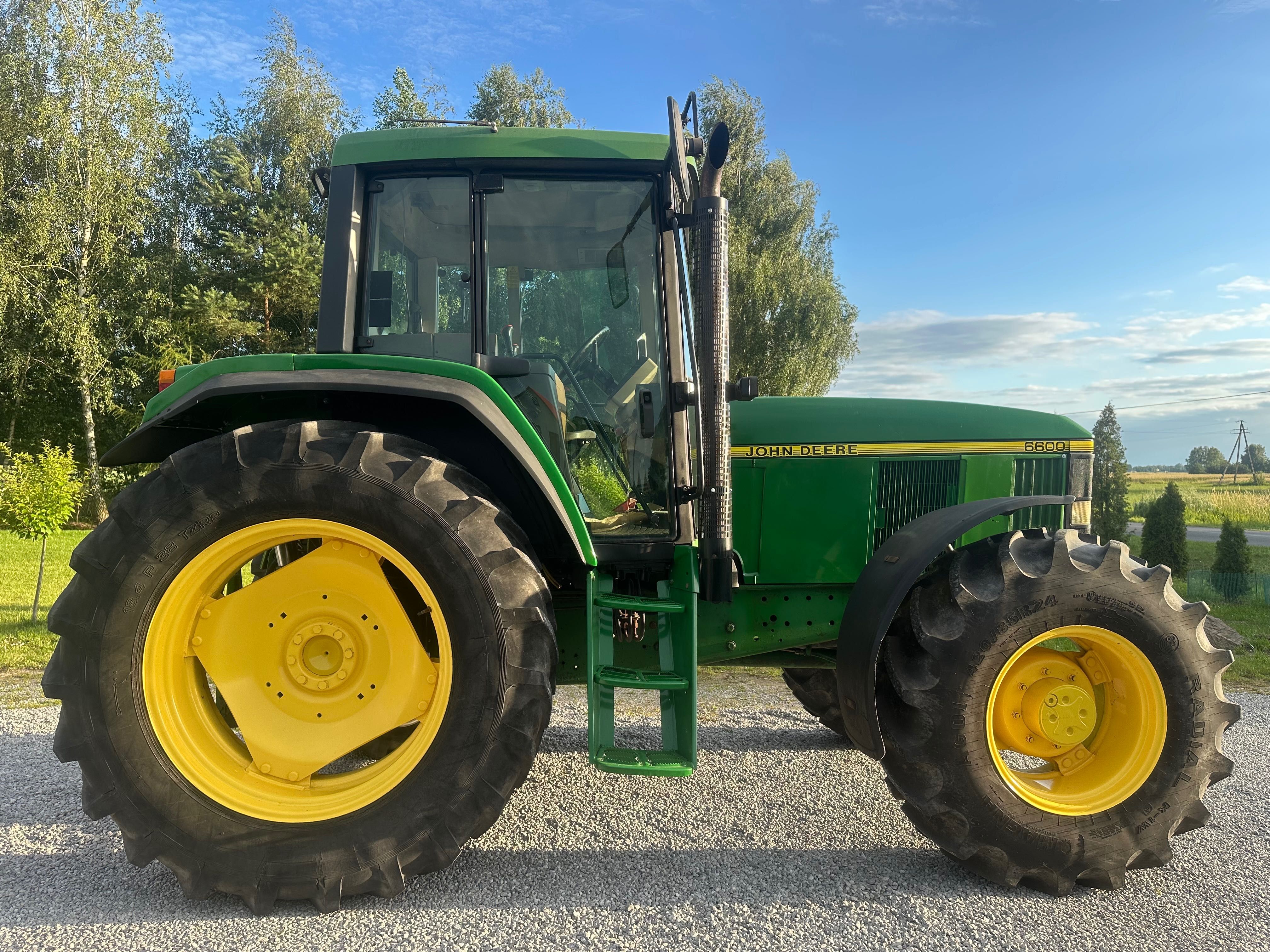 Ciągnik John Deere 6600
