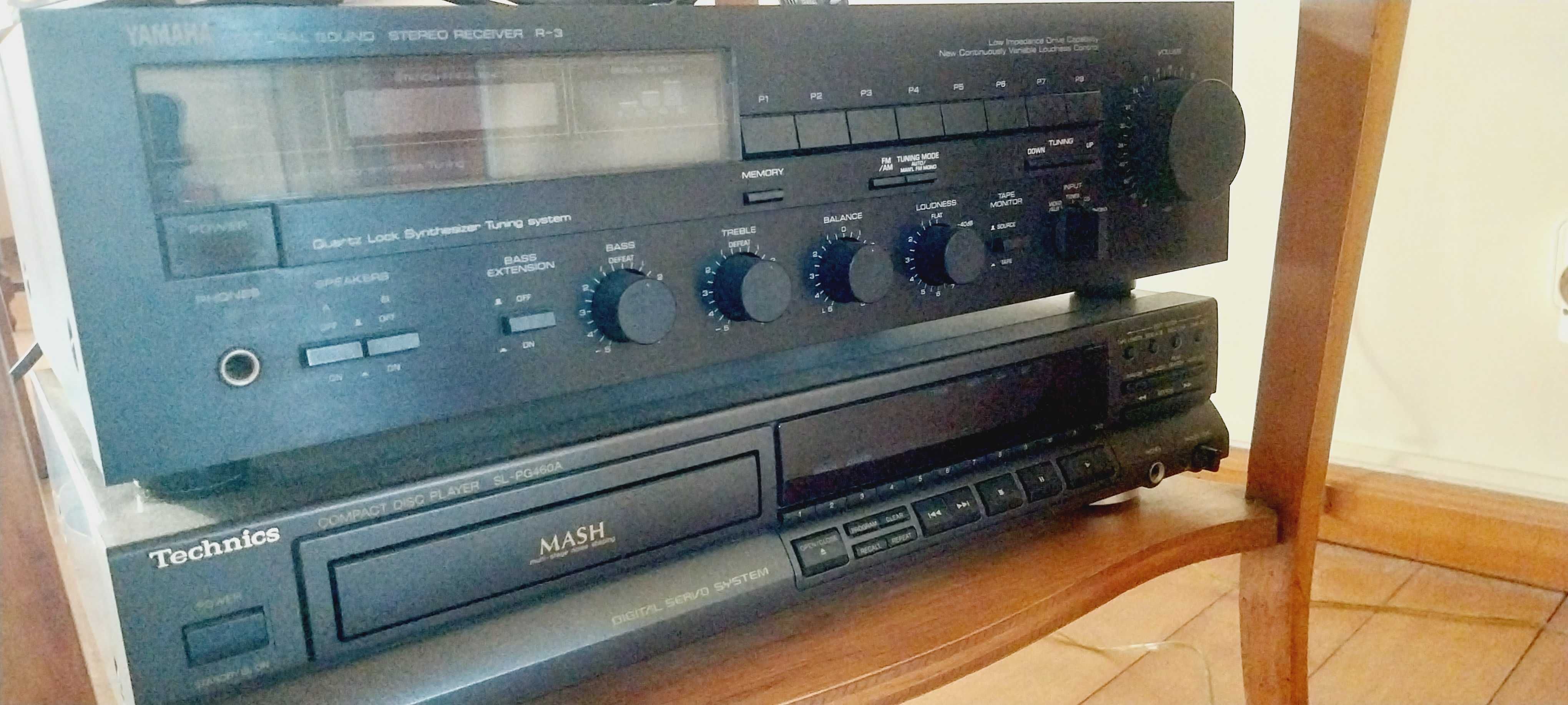 Aparelhagem: Yamaha Amplified Receiver, Technics Compact Disc, colunas