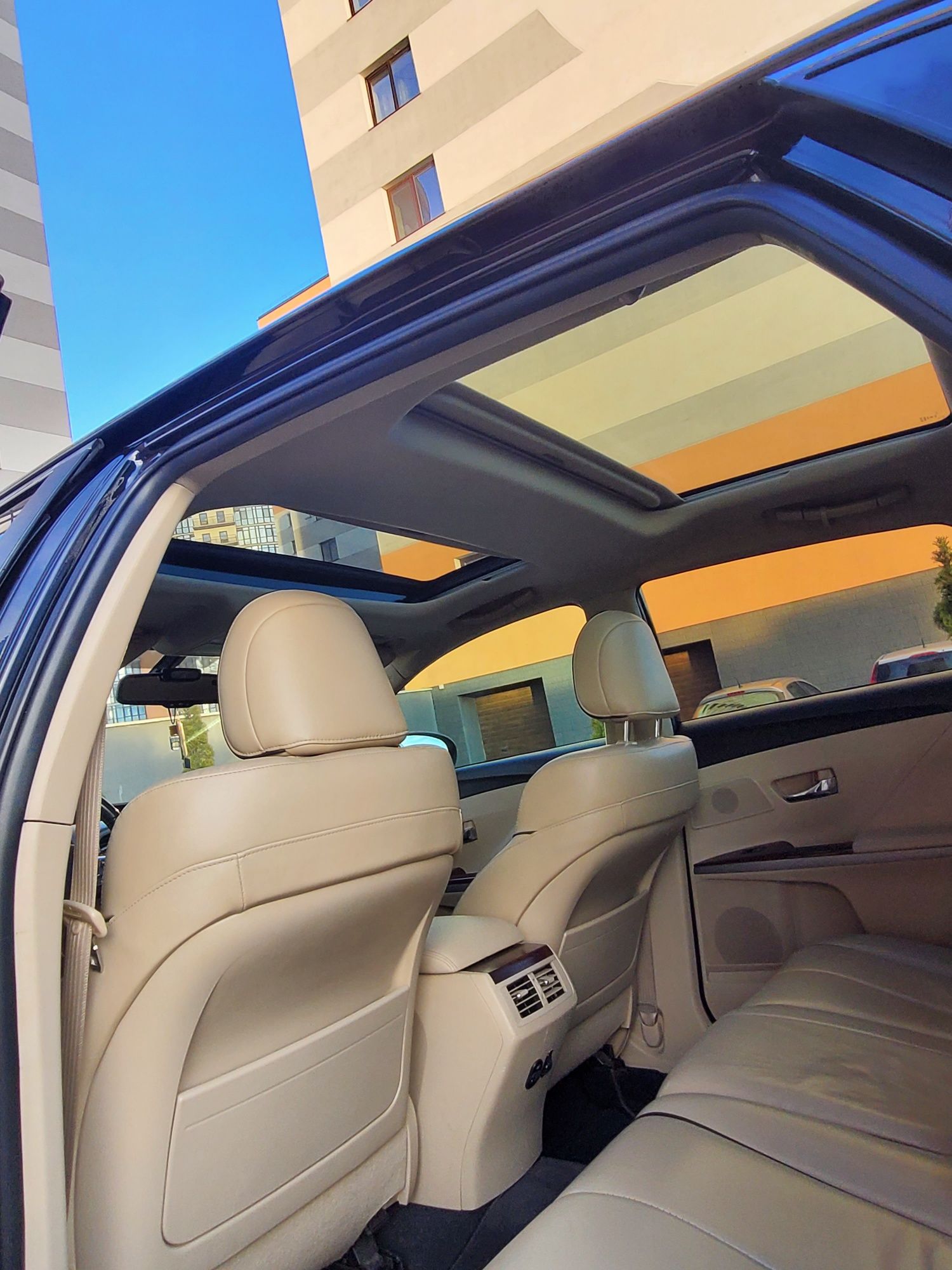 Продам toyota venza