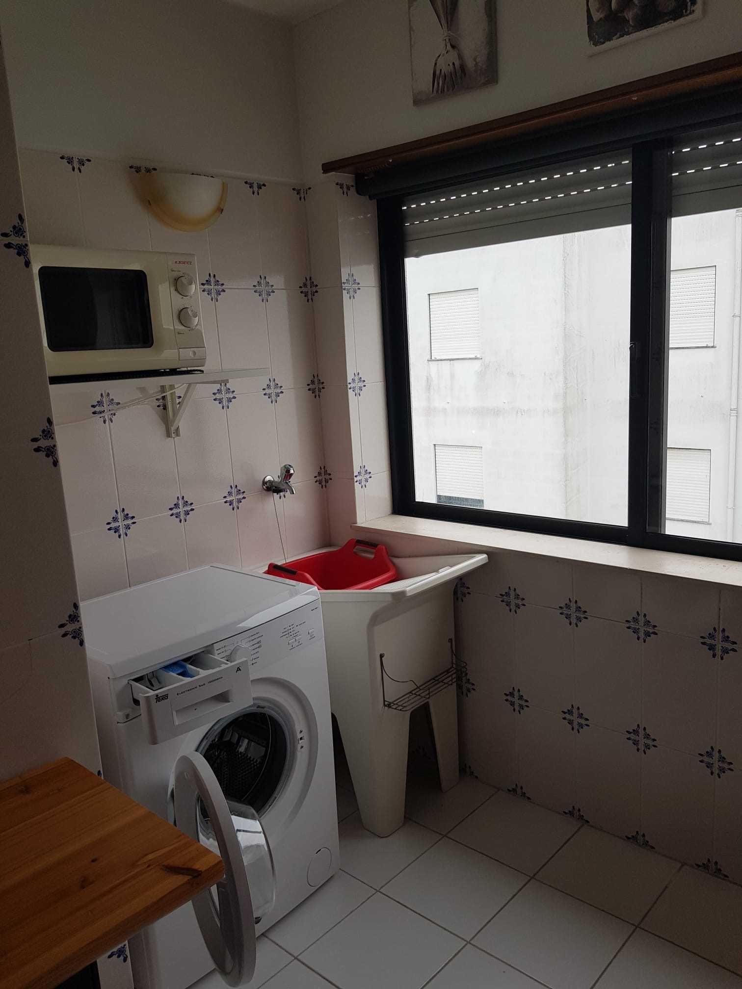 Apartamento T2 para arrendamento na Rua de São José, Darque