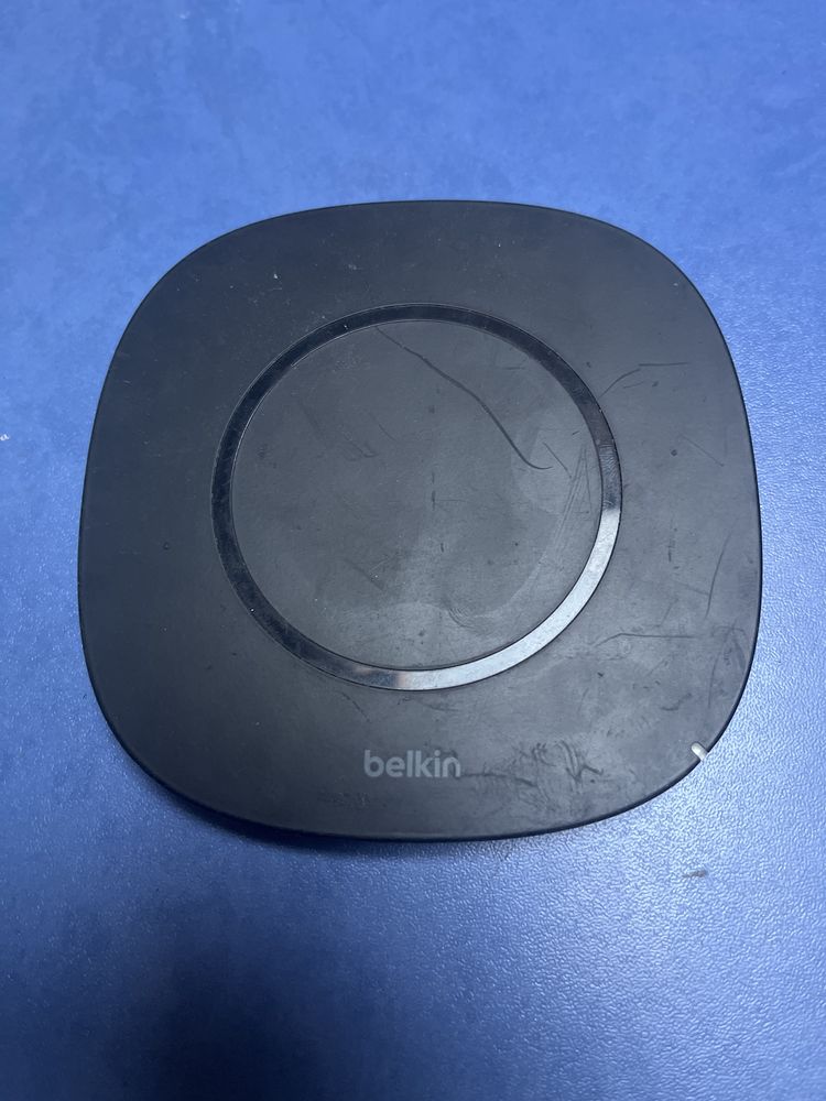 Безпровідна зарядка belkin