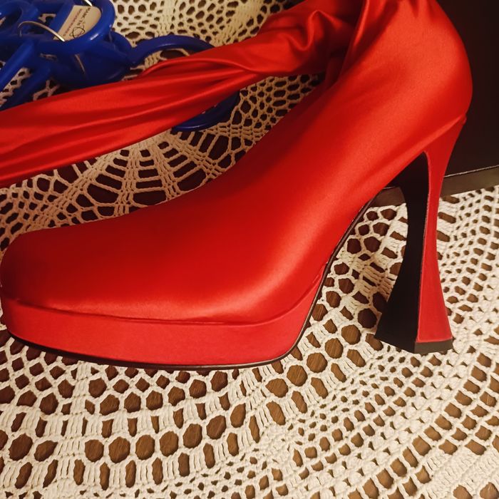 Buty kozaczki z rajstopami czerwone