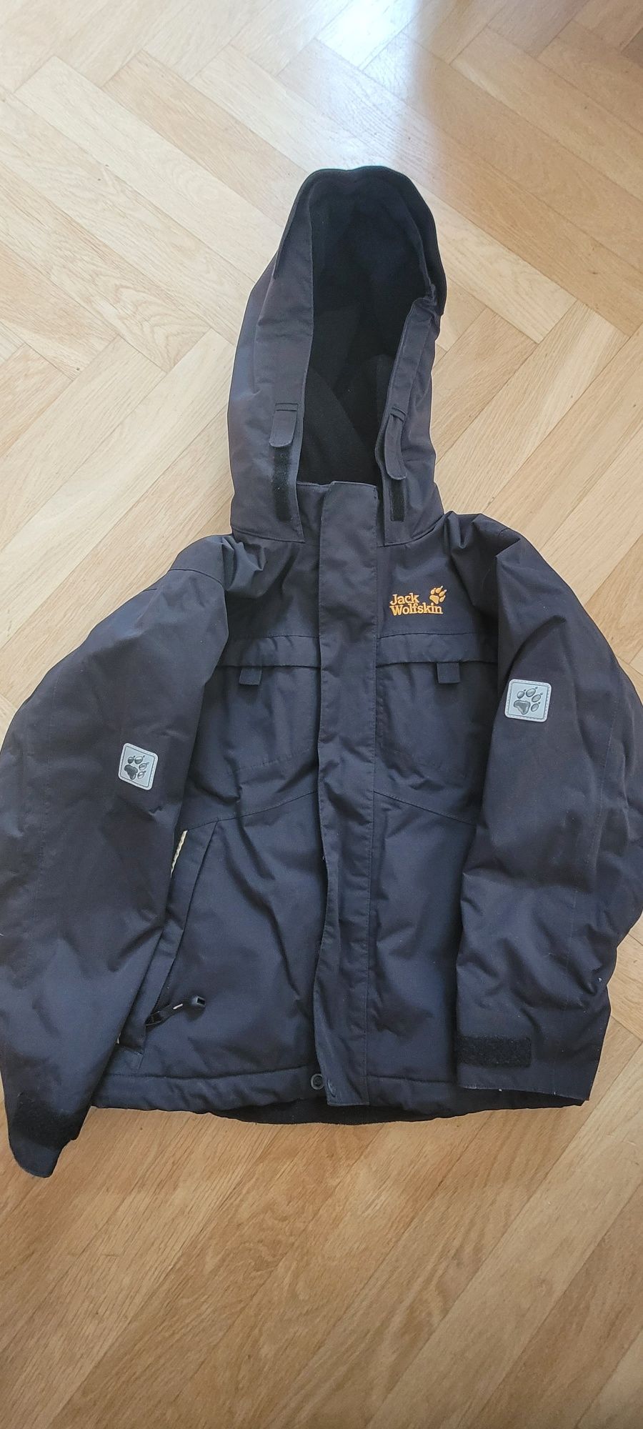 Kurtka Jack Wolfskin 140, jesien/ lekka zima