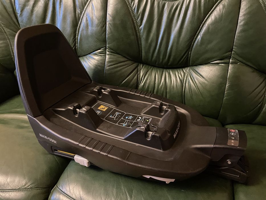 База Maxi-Cosi FamilyFix3 для автокрісел