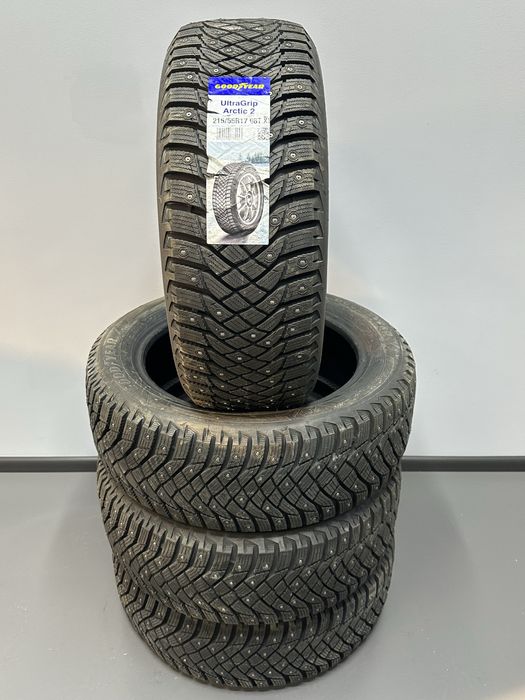 Нові зимові шини GoodYear Ultragrip IceArctic2 215/55 R17 98T XL