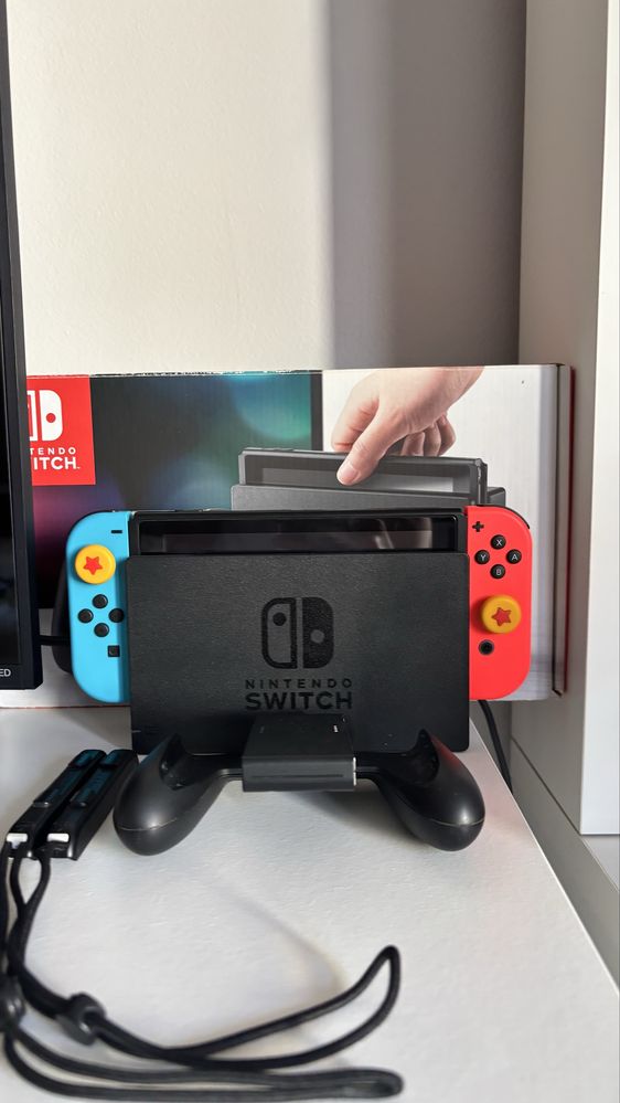 Nintendo Switch v1 com caixa