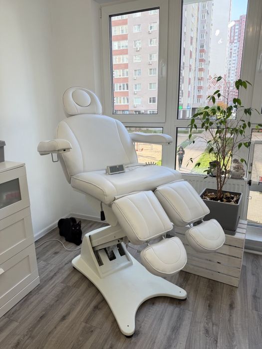 Кушетка подологічна / крісло подологічне