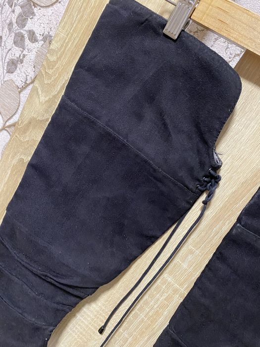 Замшеві ботфорти.