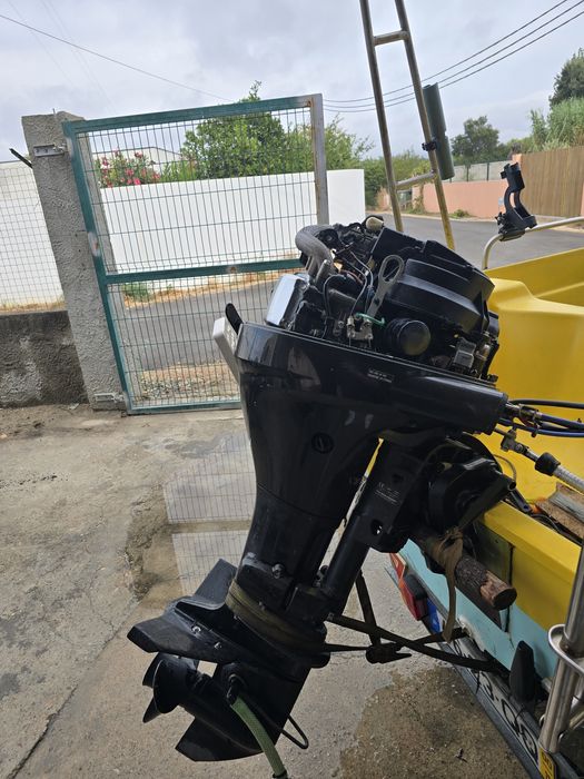 Barco de fibra 4,35m motor 4t