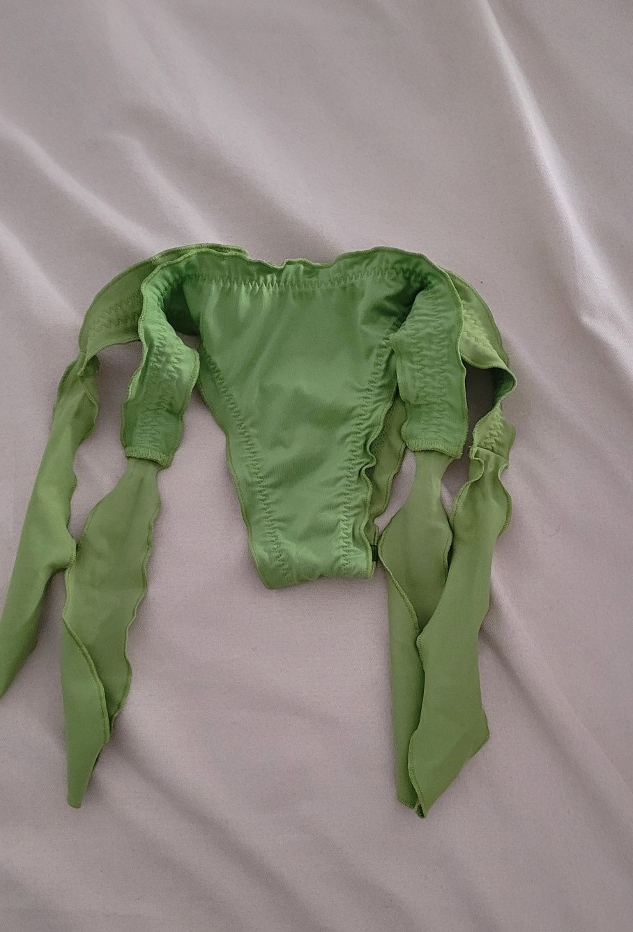 Cueca biquíni     .