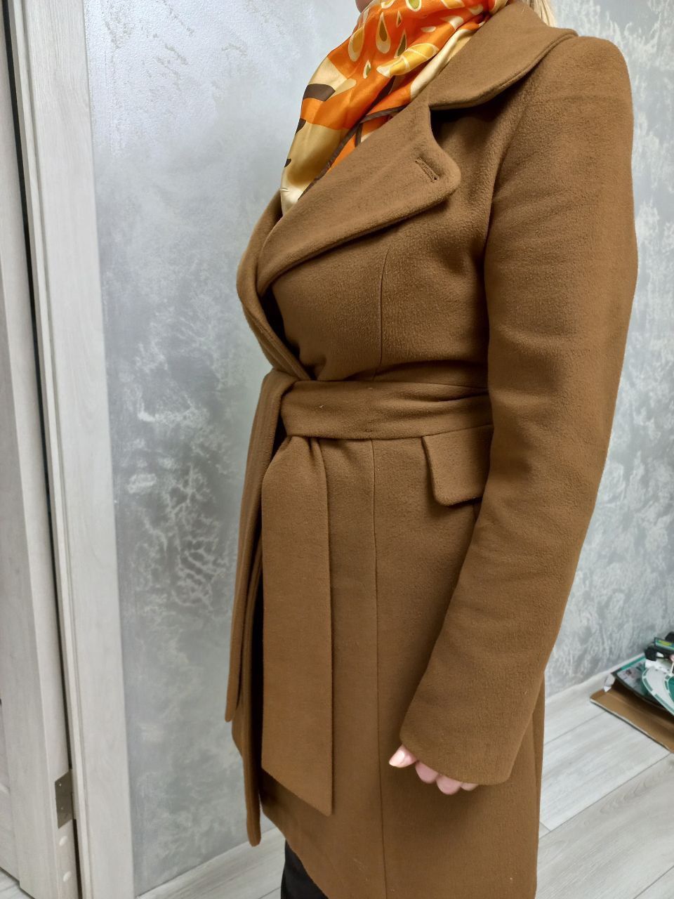 Пальто коричневе