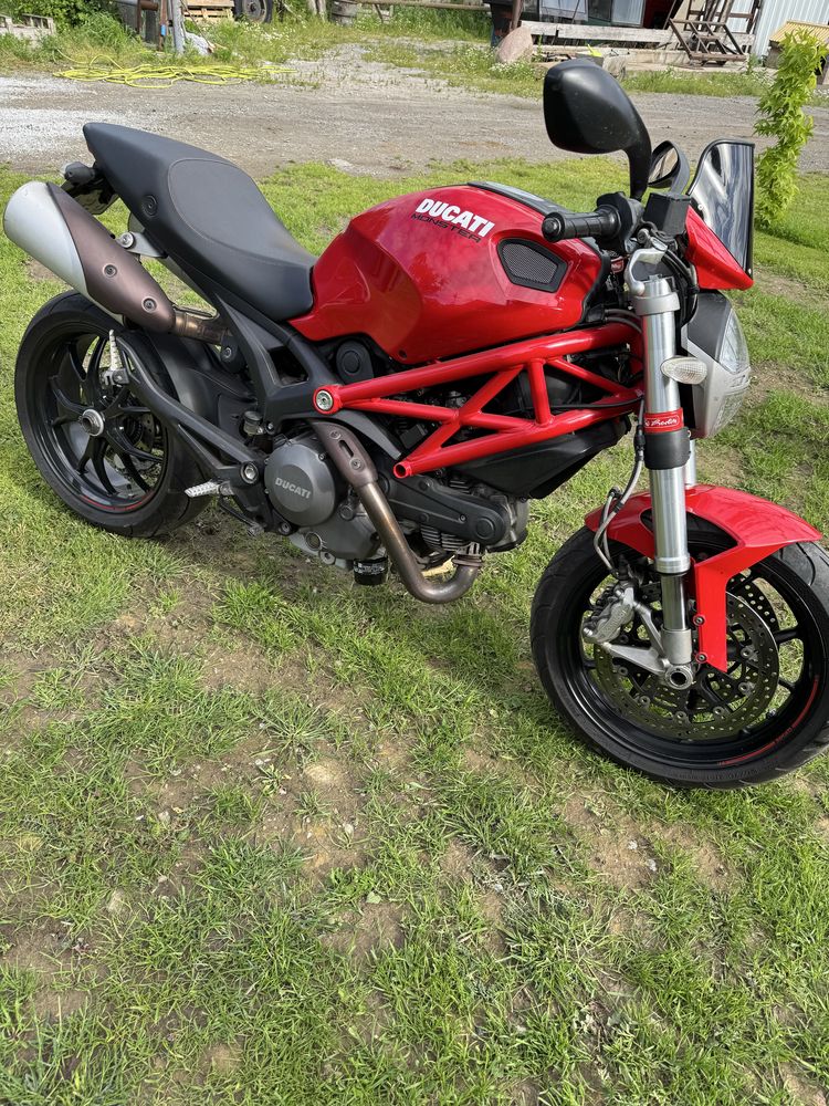 Ducati monster 796