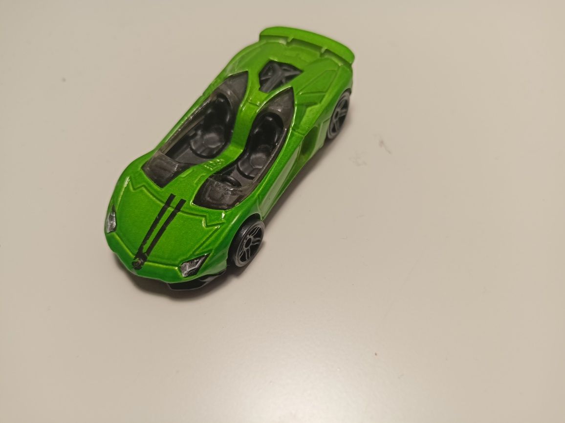 Samochód hot wheels auto