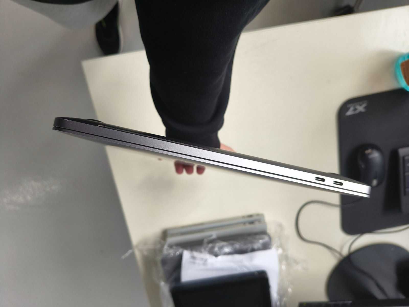 Ноутбук Apple MacBook pro A1990 - 5 штук