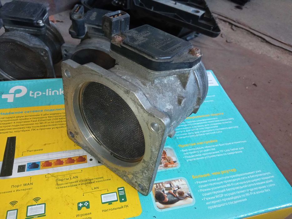 ДМРВ витратомір повітря расходомер Audi 80 B4 054133471A AFH50-12A