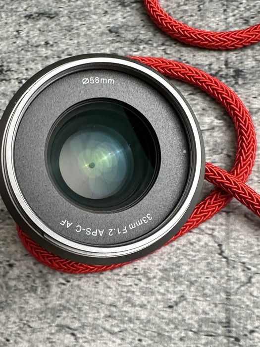 Sirui Sniper APS-C AF 33mm F1.2 – mocowanie Fujifilm X