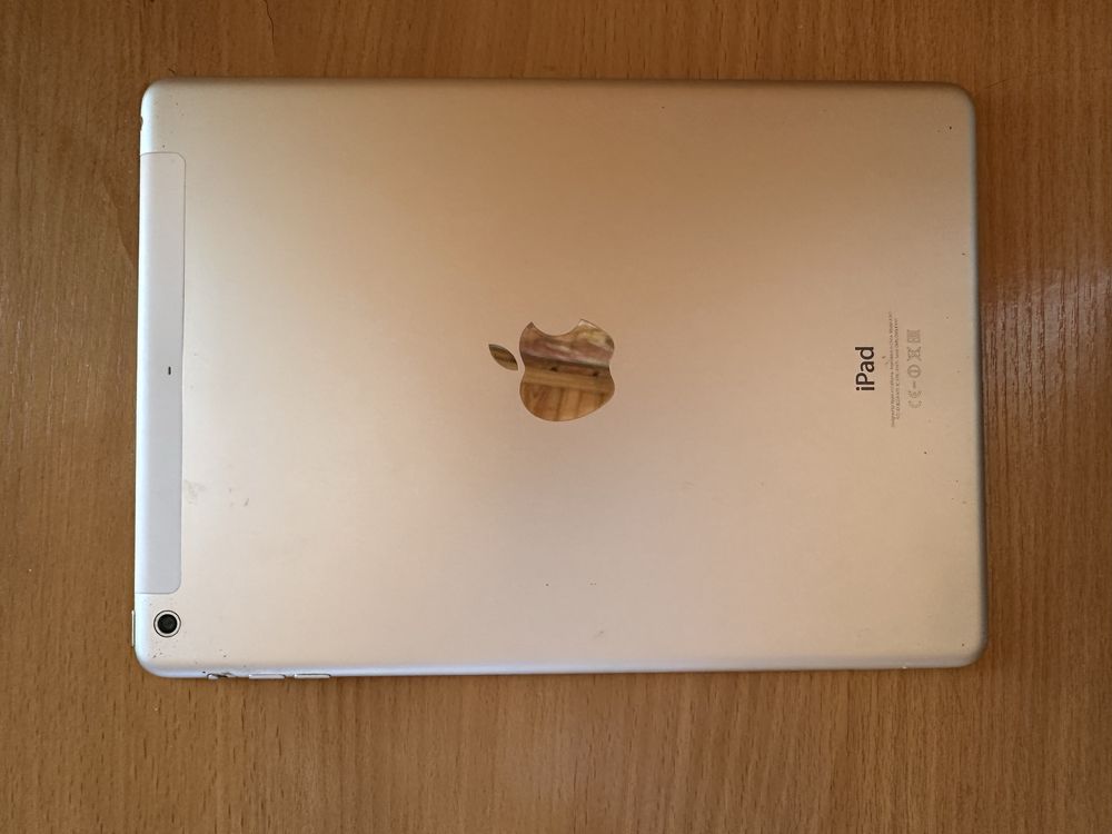 Планшет IPad Air