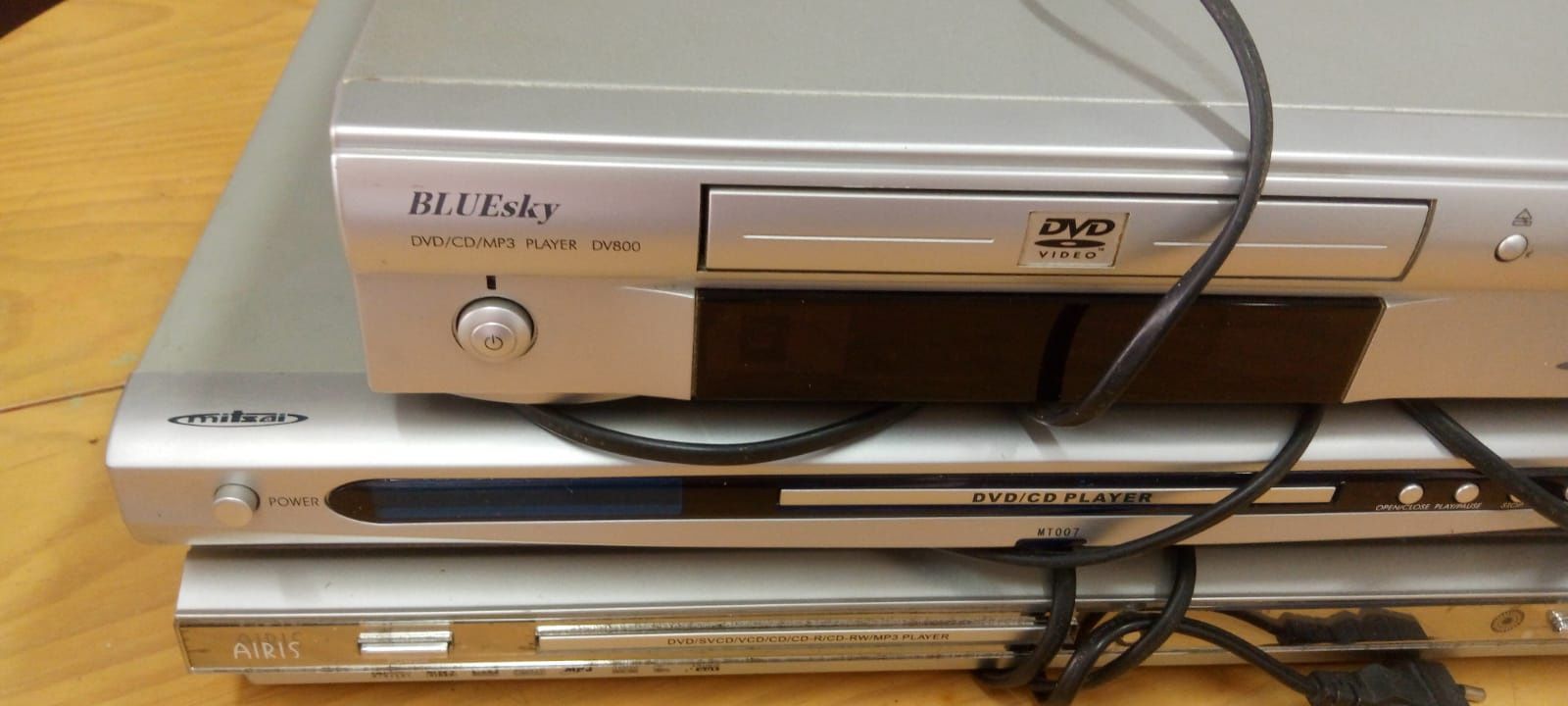 Vários DVDs Usados sem Comandos
