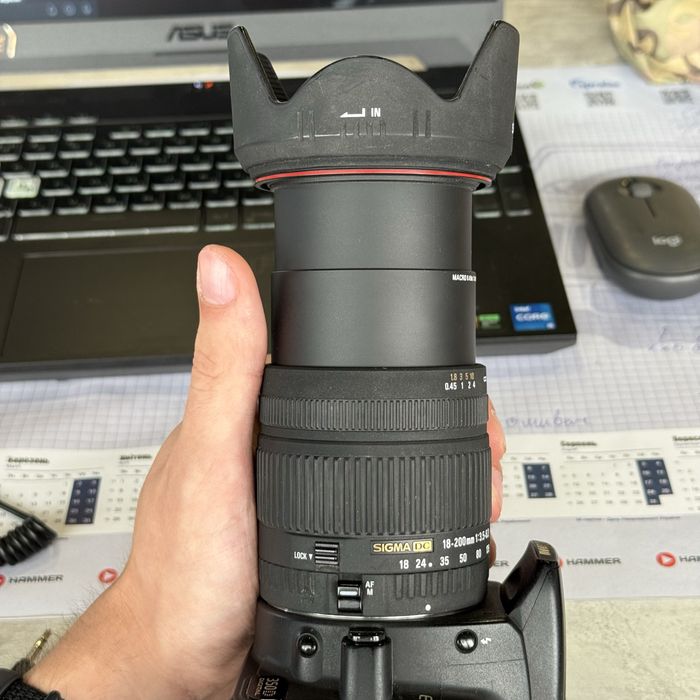 Об'єктив Sigma DC 18-200mm 3.5-6.3 (без кришок, але лінза ідеал)