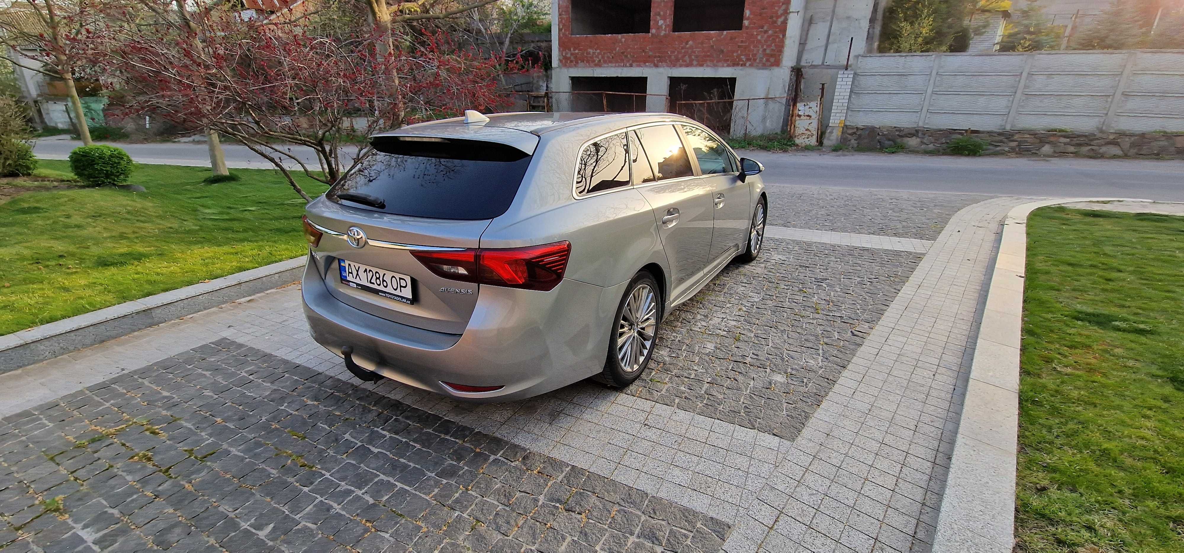 Toyota Avensis 2015 2л Дизель Идеал 12950$