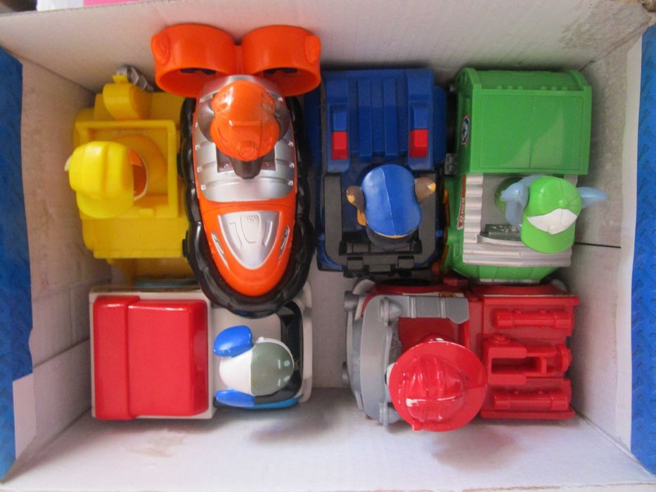 Caixa com 6 Carrinhos (Racers) Originais da Patrulha Pata.