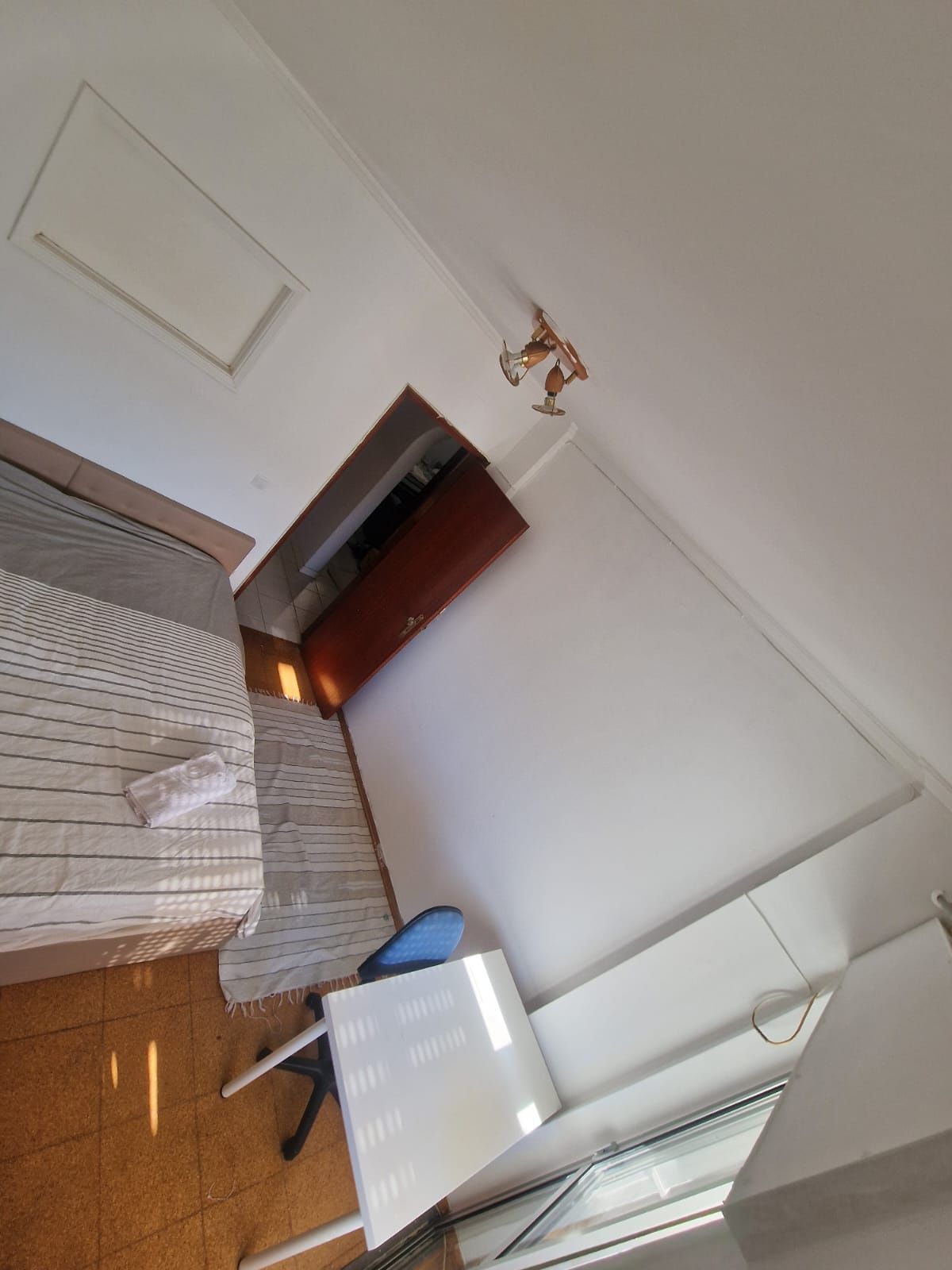 Quarto para arrendar em Tires
