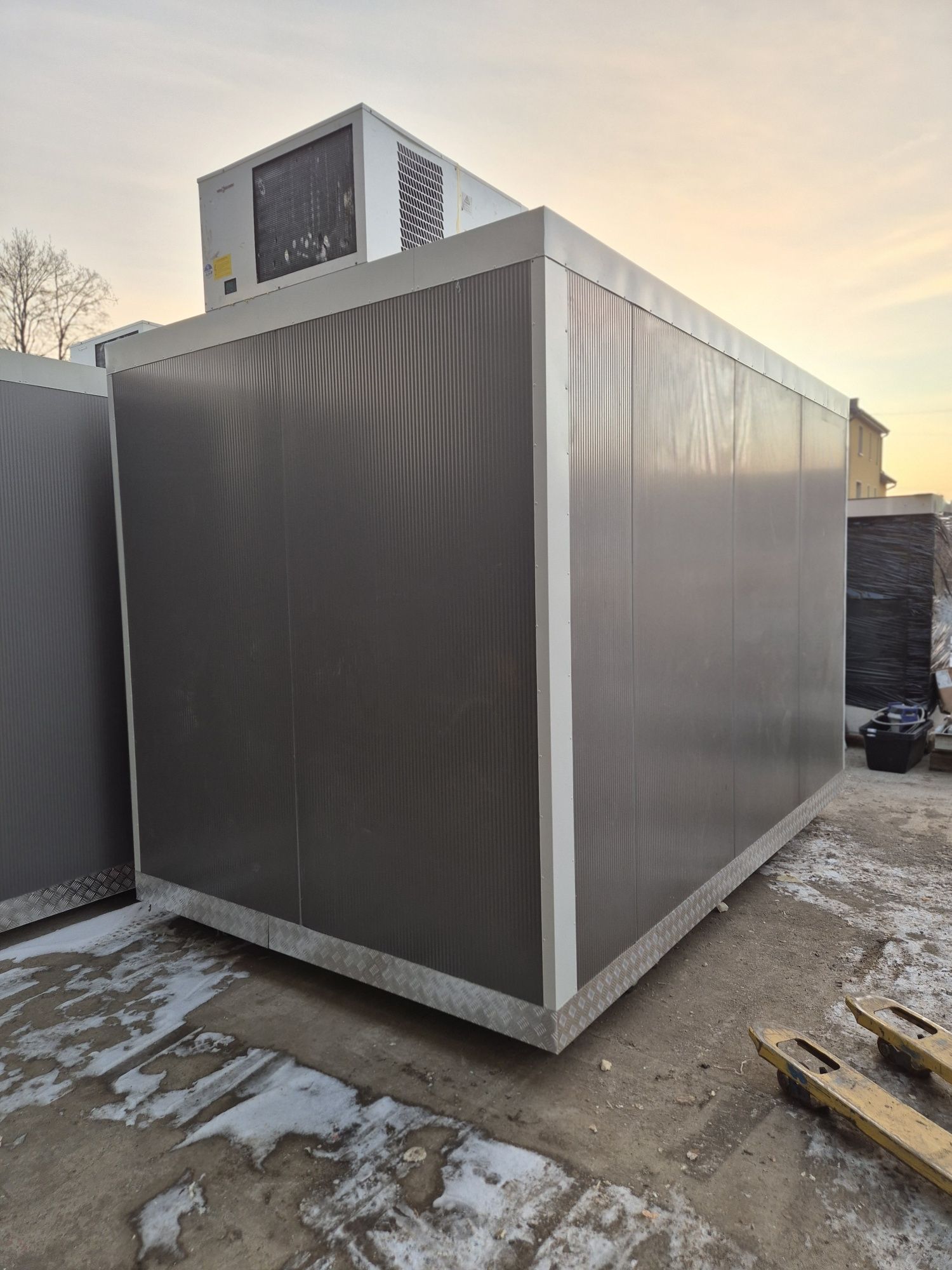 Komora chlodnicza zabudowa chlodnicza kontener viessmann