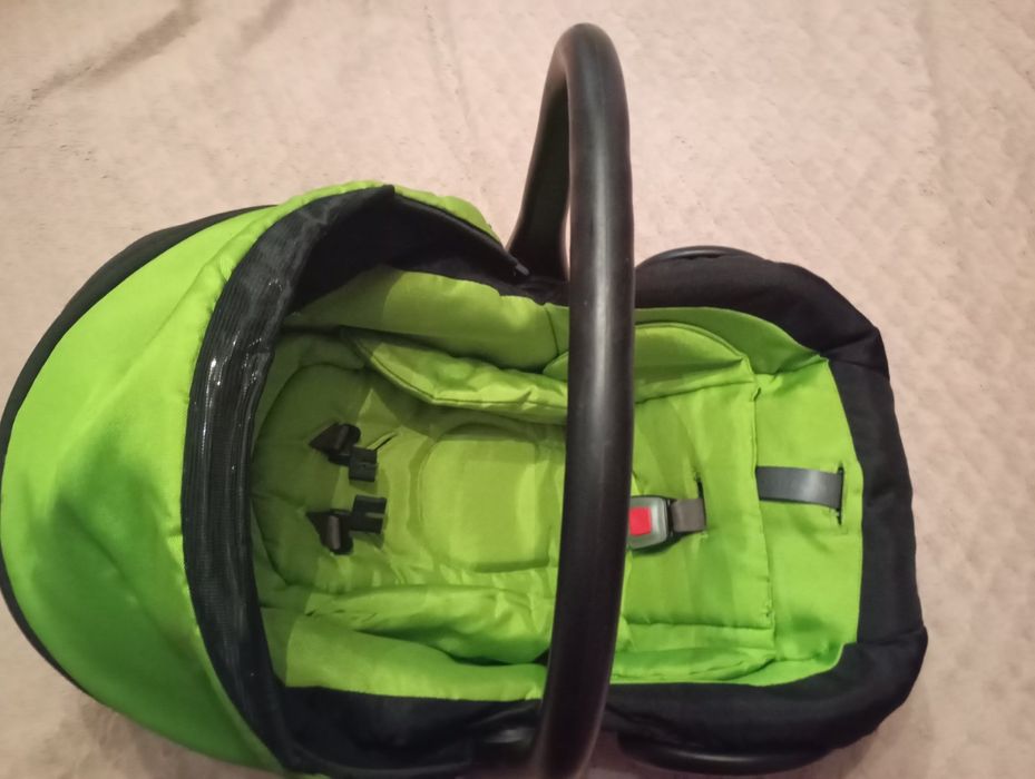 Дитяче автокрісло люлька