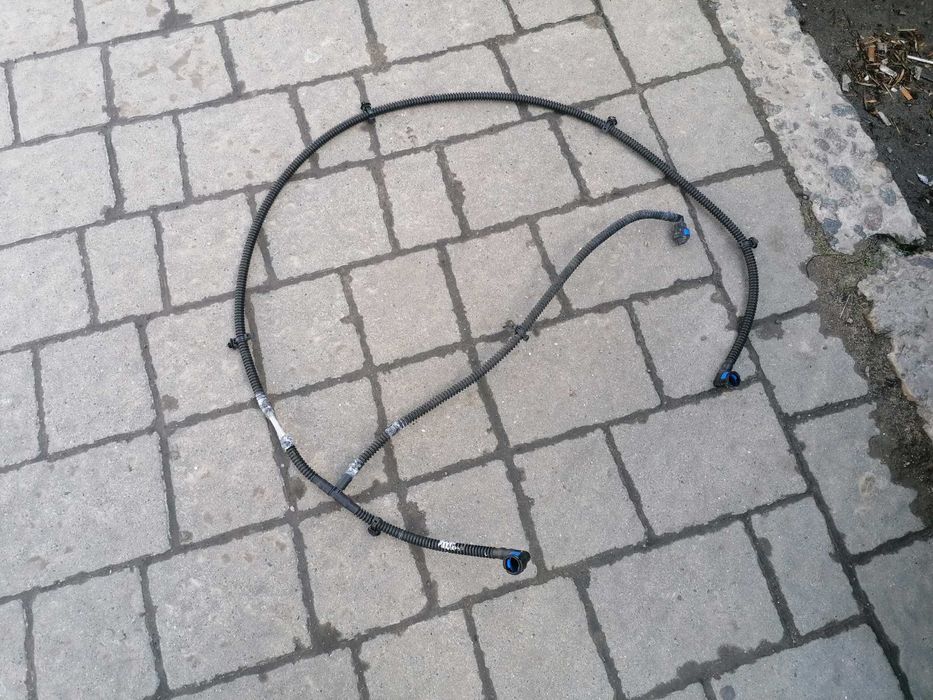 парктронік,підкрилок,шланг омивача фар, насос бачка,важіль Audi E-tron