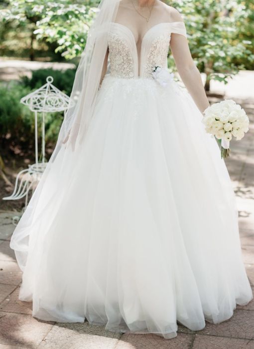 Весільна сукня