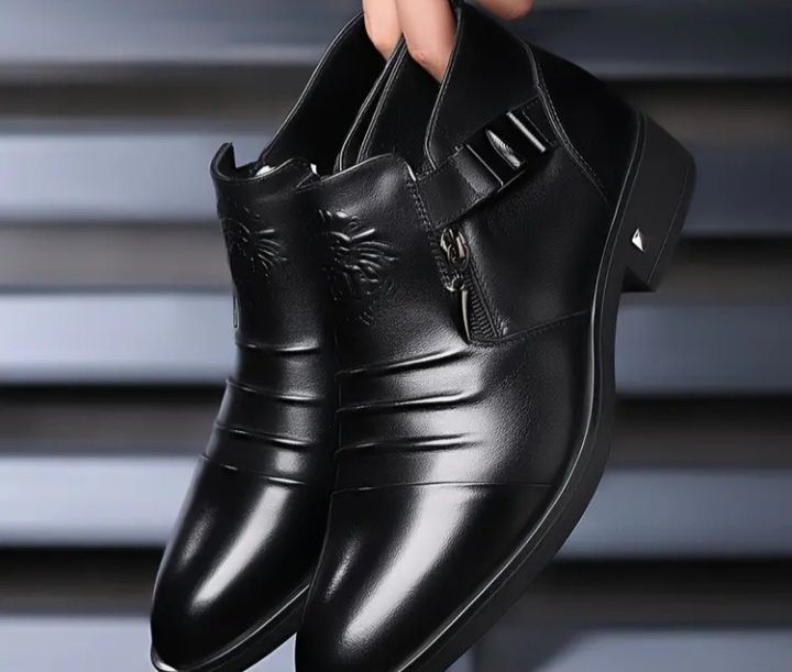 Excelente Botas de Relevo e couro Sintético