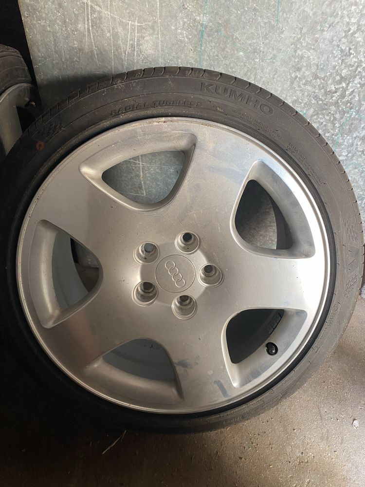 Par de pneus kumho  205/45/r17