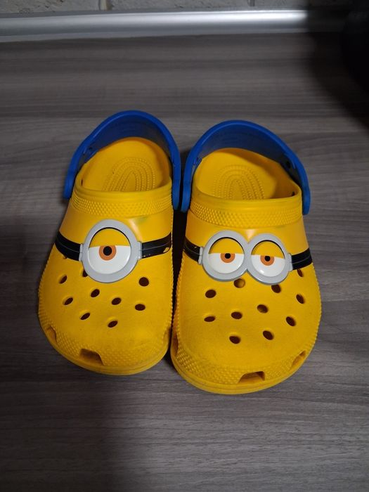 Оригіеальні дитячі шлепанці Crocs x  Minions