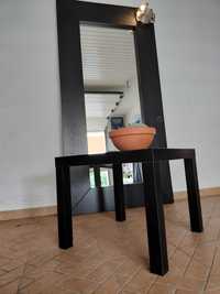 Espelho e mesa de espera