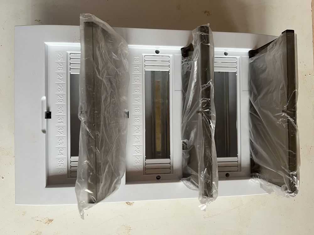 Painel Elétrico Interior Embutido 36 Módulos Tampa Translúcida JANDEI