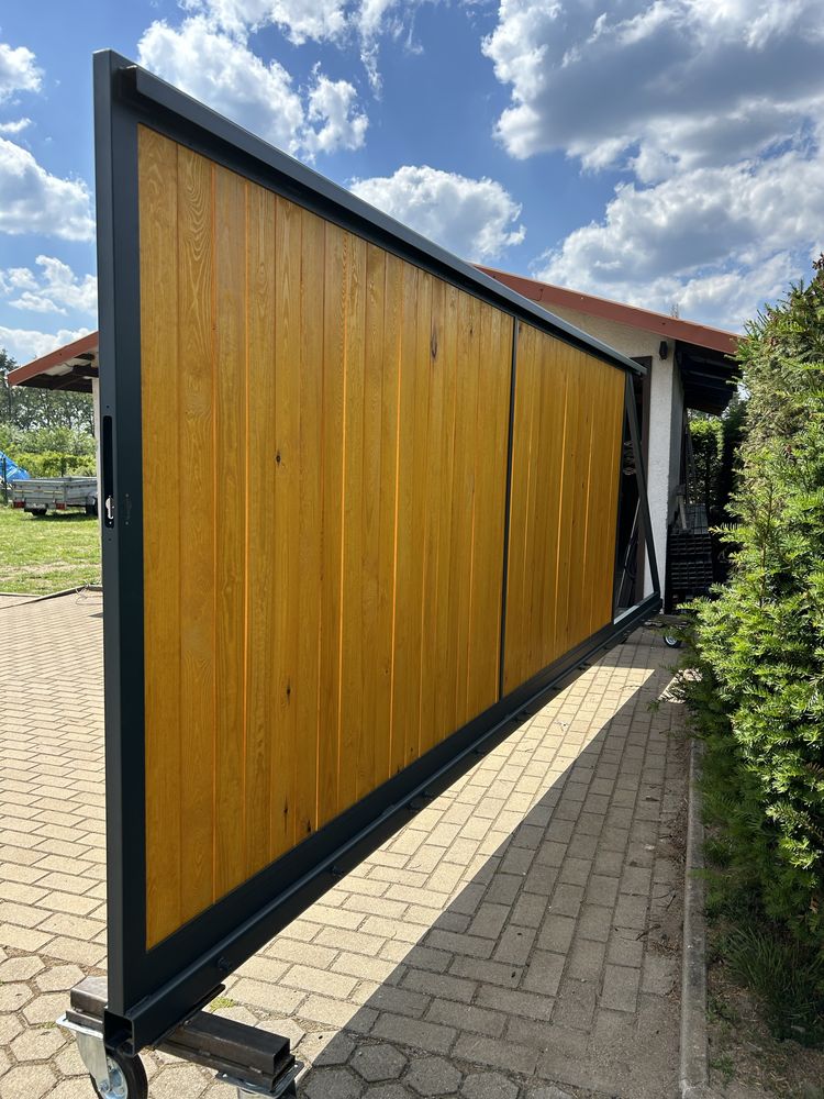 Brama wjazdowa przesuwna drewno / ocynk  / 4 m x 1,75m