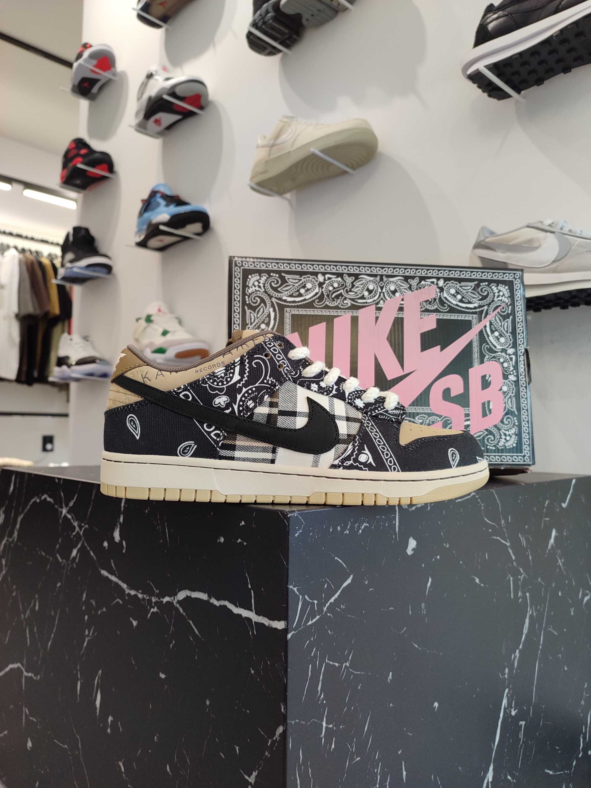 Кросівки NIKE SB Dunk Low Travis Scott