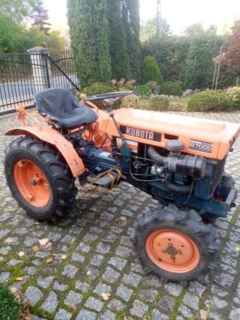 Traktorek ogrodniczy kubota b7000 4x4 sadowniczy ciągniczek