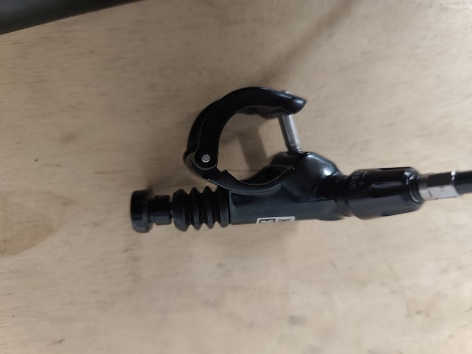 Sztyca regulowana Rock Shox reverb 30.9 mm, manetka w komplecie.