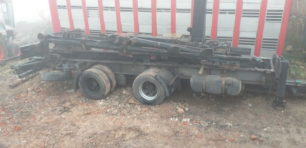 Przyczepa naczepa Osie rolnictwo transport  i innne