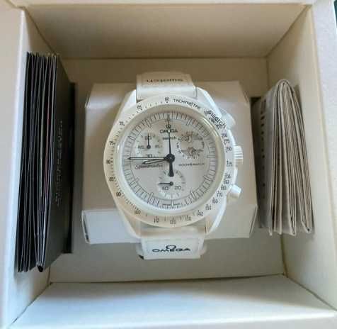 Swatch x Omega Bioceramic Moonswatch Mission To Moonphase Snoopy
