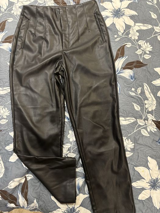 Штани екошкіра Stradivarius EUR 40