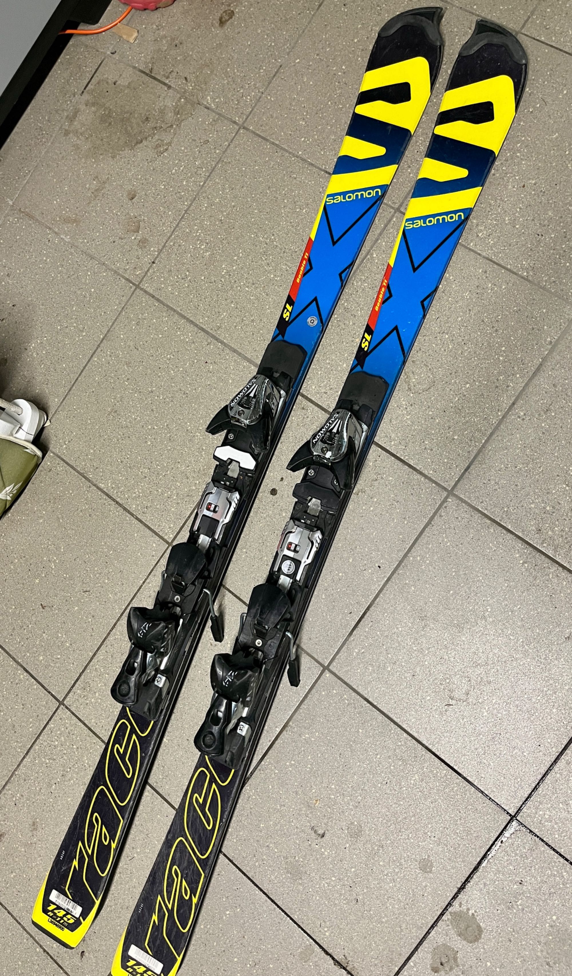 slalomowe twarde Narty Salomon X-RACE SL 145 cm + wiazania - TANIO