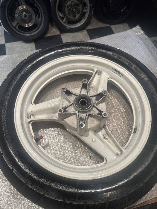 Honda VFR 750 RC24 Koło Felga michelin Macadam 140/80-17 V439