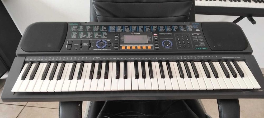 Sintetizador Casio CTK-211