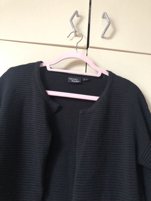 Czarny dłuższy sweter ESMARA w kolaboracji z Heidi klum