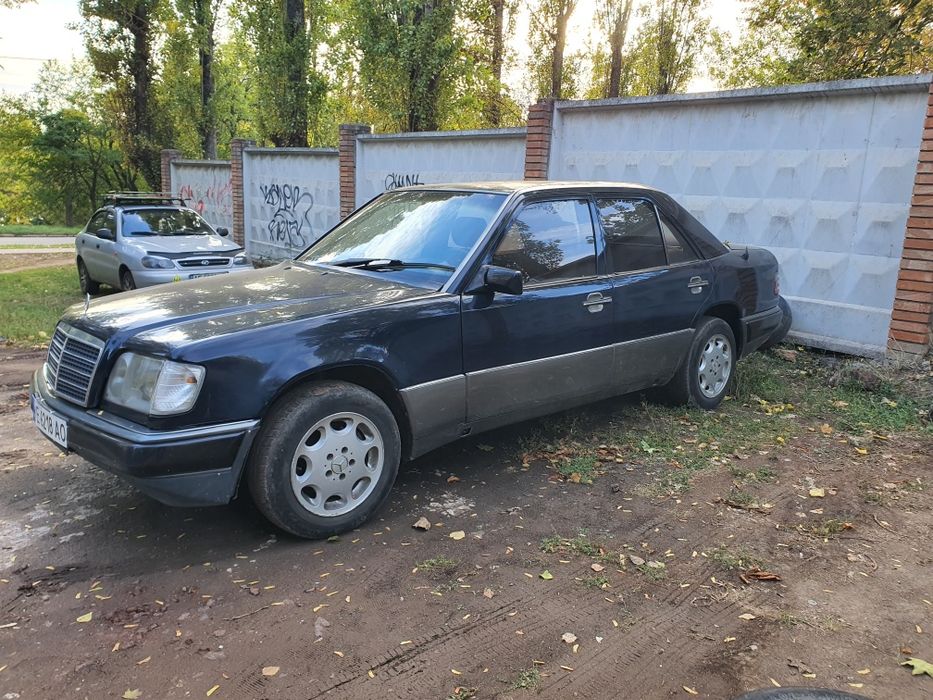 Мерседес E200. Mercedes-Benz 124